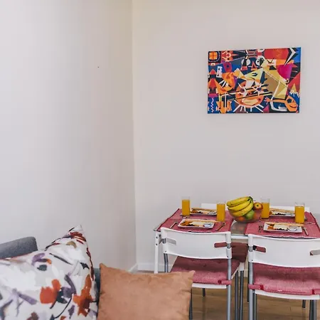 Modern Near Cathedral - Location Saraybosna