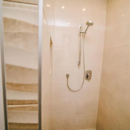 Modern Near Cathedral - Location Daire *